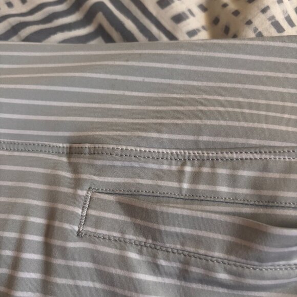 Nike Golf Womens Dri-Fit UV Victory Printed Gray/White Stripe Skort Ruffle Sz L - Picture 7 of 7